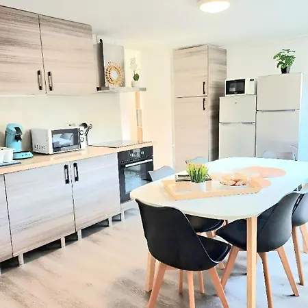 - Proche Aéroport - Privées Beauvais