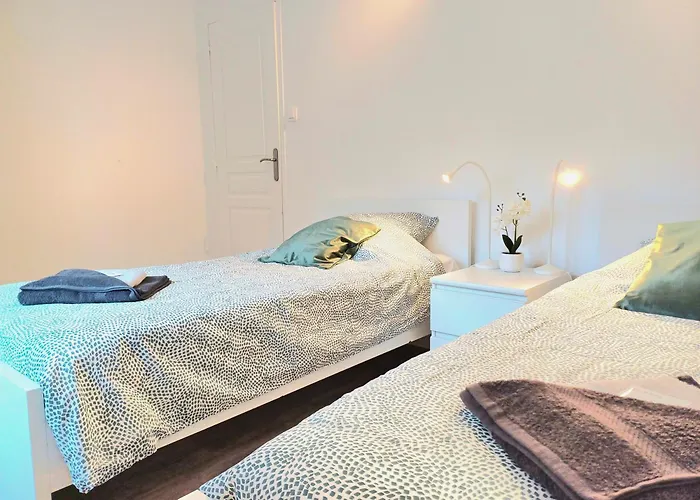 - Proche Aeroport - Privees