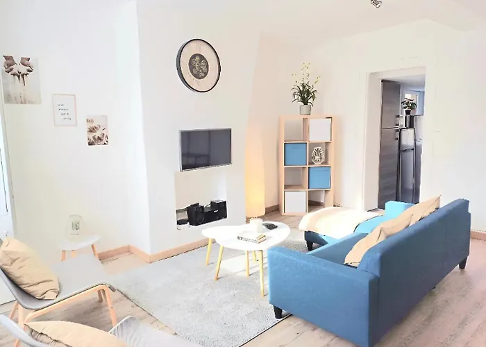 - Proche Aeroport - Privees